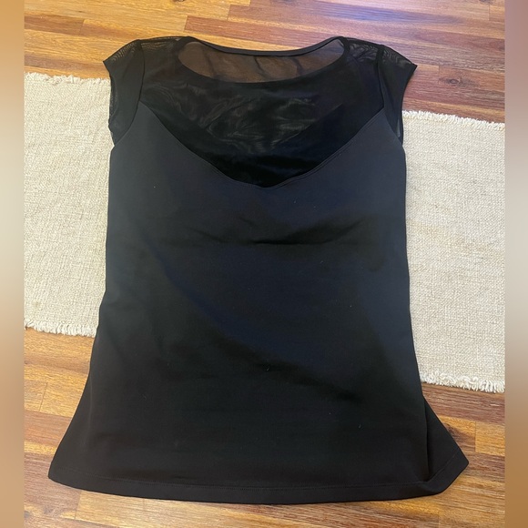 KIRAGRACE CRESCENT MESH YOGA CAP SLEEVE TOP SZ MEDIUM - Picture 4 of 5